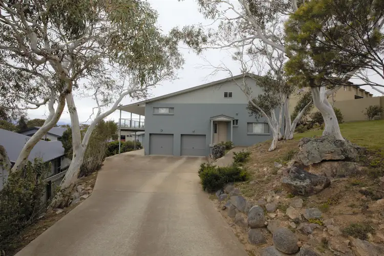 11 Reedys Cutting Rd, Jindabyne NSW 2627
