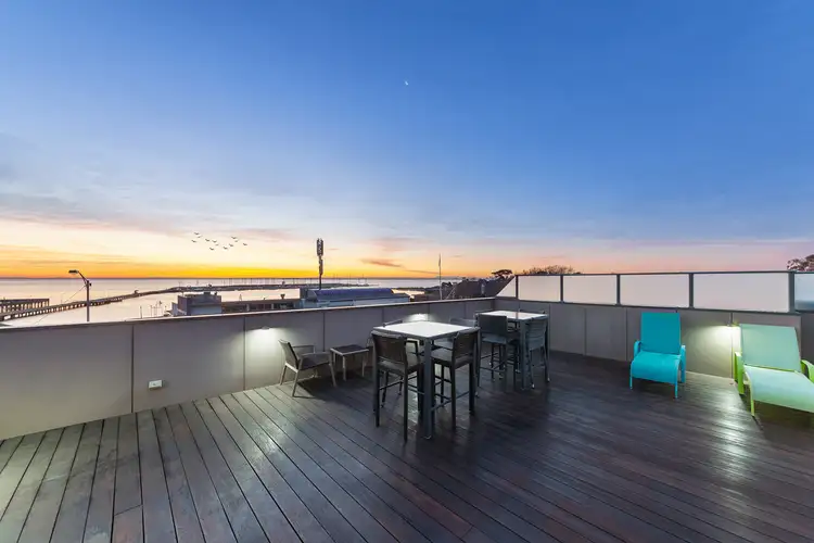 PENTHOUSE 3/250 Esplanade, Brighton VIC 3186