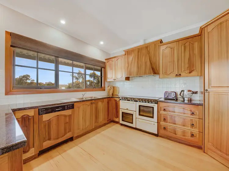 Sixth view of Homely house listing, 18 Sheridan Ct, Rutherglen VIC 3685