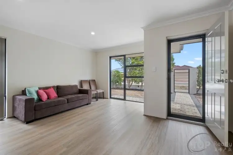 Fourth view of Homely unit listing, Unit 4/10 Queen Street, Bentley WA 6102