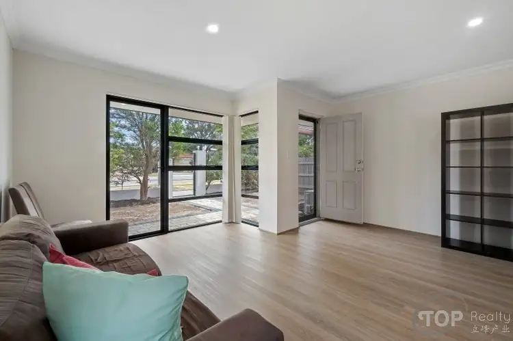Fifth view of Homely unit listing, Unit 4/10 Queen Street, Bentley WA 6102