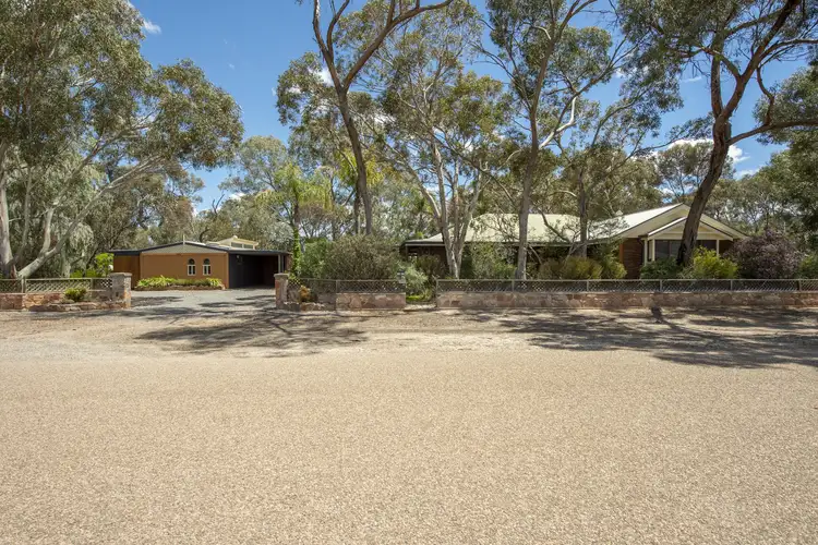 13 Garden St, Laura SA 5480