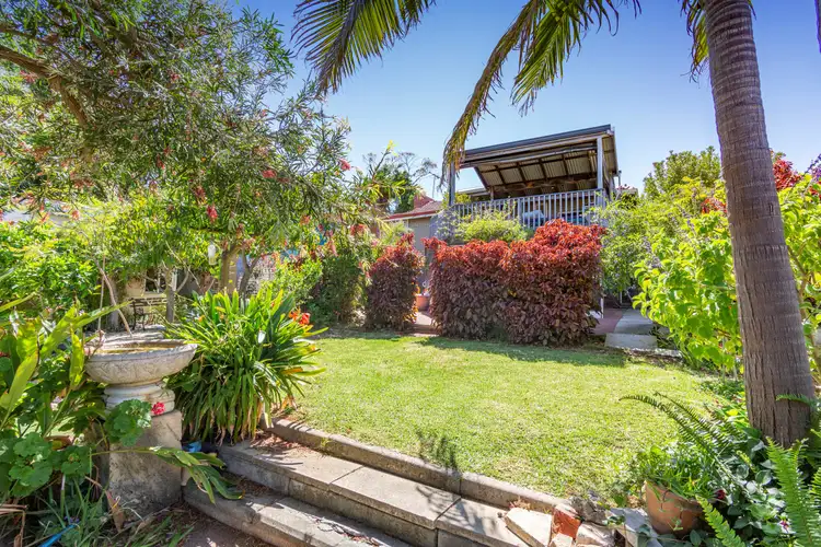 37 Oxcliffe Road, Doubleview WA 6018