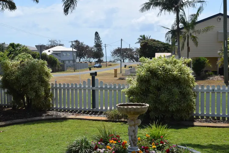 29 Milton St, Burnett Heads QLD 4670