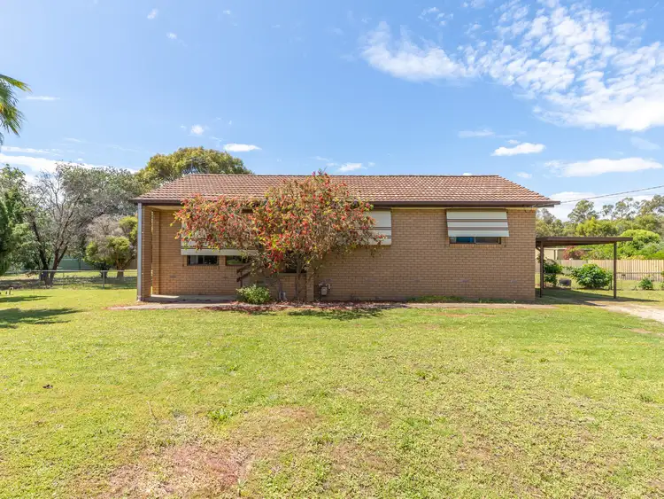 128 Larmer St, Howlong NSW 2643