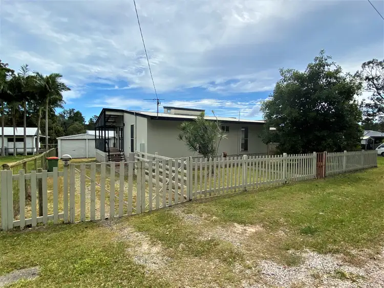 9 Vine St, Macleay Island QLD 4184