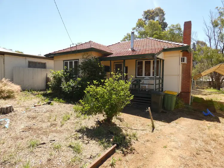 7 Henry St, Toodyay WA 6566