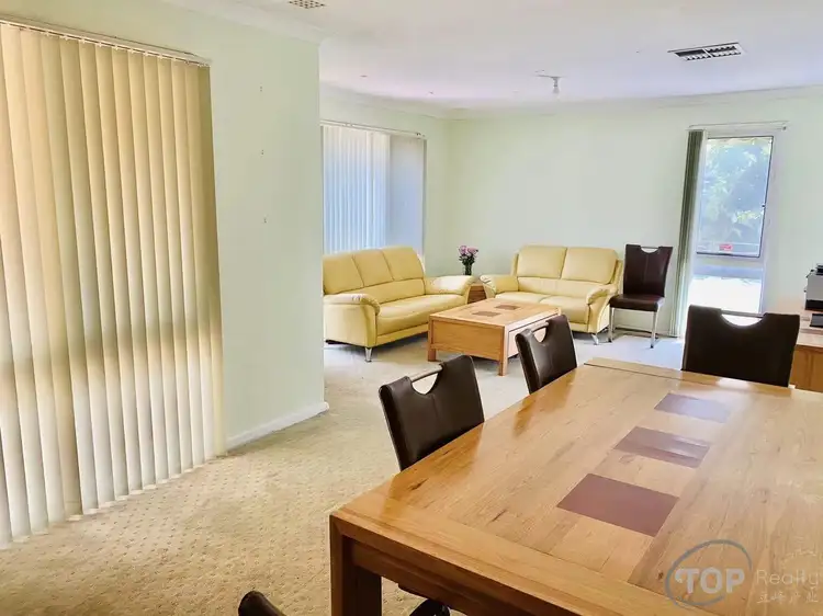 11 Boona Court, Karawara WA 6152
