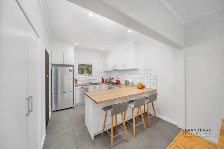 Sixth view of Homely unit listing, Unit 2/13 Kalmia St, Frankston VIC 3199