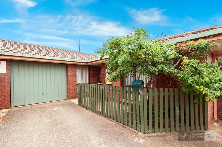 Main view of Homely unit listing, Unit 4/1-7 Jefferson St, Bairnsdale VIC 3875