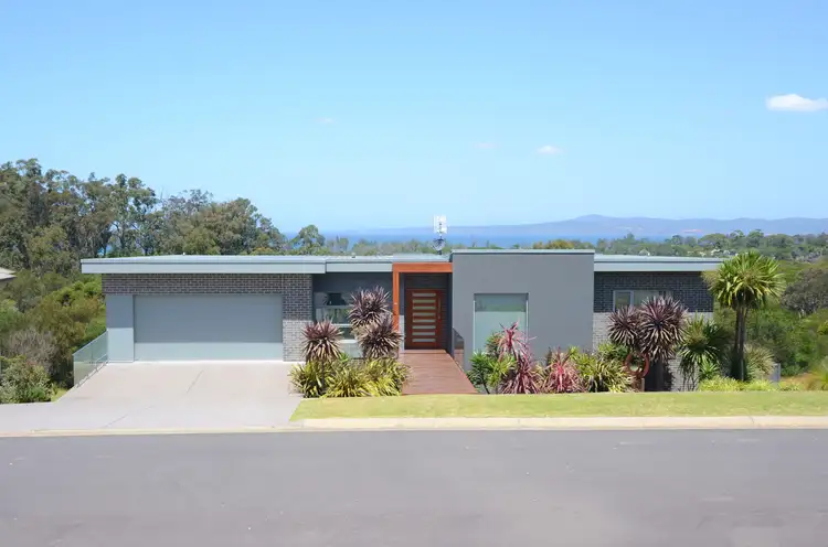 33 Kingfisher Cct, Eden NSW 2551