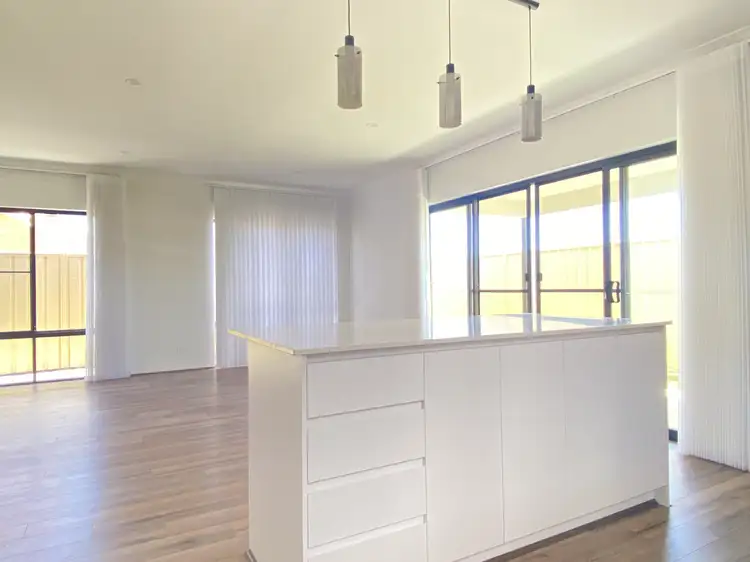 Fifth view of Homely house listing, 8 Yellowstone Grove, Success WA 6164