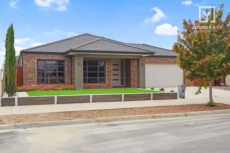 8 Sanctuary Dr