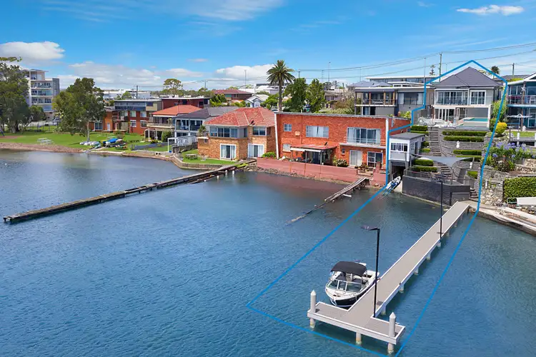 17 Walter St, Belmont NSW 2280