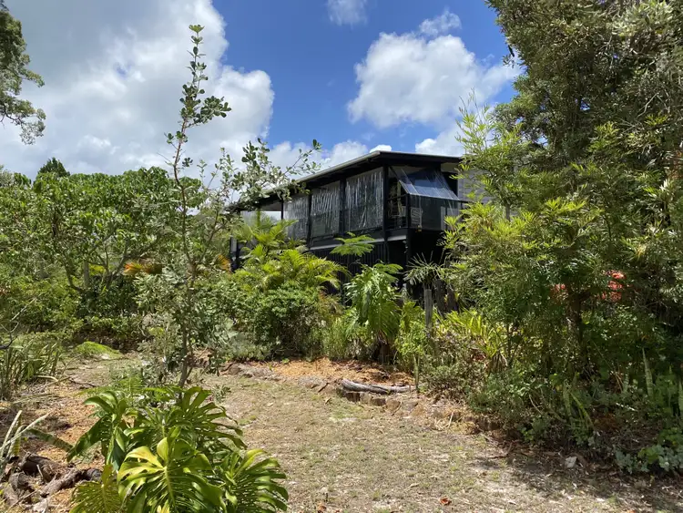 25 Wanda St, Macleay Island QLD 4184