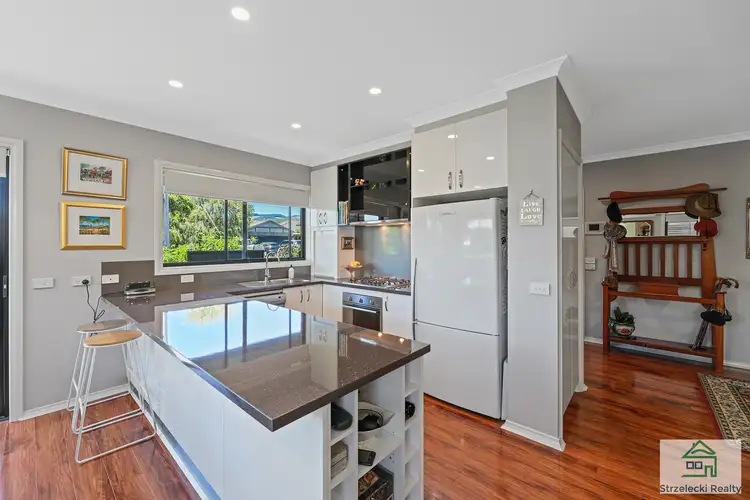 Sixth view of Homely townhouse listing, 19 Murray St, Trafalgar VIC 3824