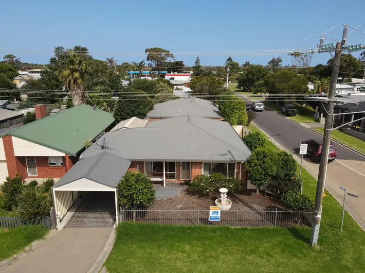 18 Palmers Rd, Lakes Entrance VIC 3909