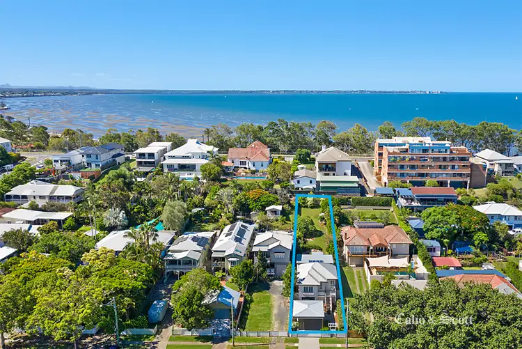 198 Rainbow St, Sandgate QLD 4017