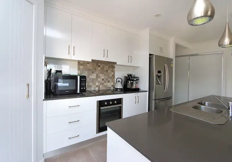 Fifth view of Homely house listing, 54 Linden Cres, Qunaba QLD 4670