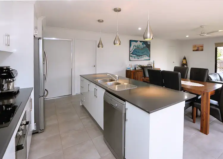 Sixth view of Homely house listing, 54 Linden Cres, Qunaba QLD 4670