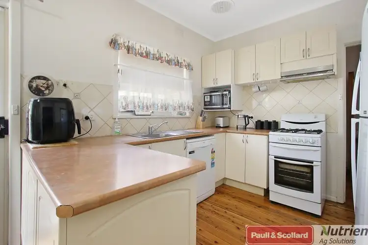 Second view of Homely house listing, 992 Calimo St, North Albury NSW 2640