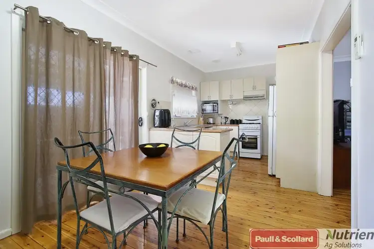 Third view of Homely house listing, 992 Calimo St, North Albury NSW 2640