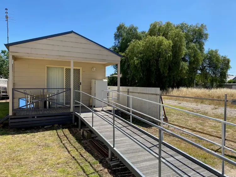8 Henty St, Culcairn NSW 2660