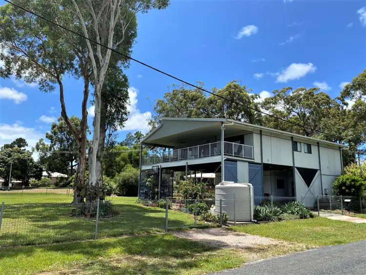 Second view of Homely house listing, 2 Betty St, Macleay Island QLD 4184