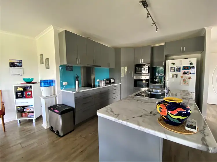 Fourth view of Homely house listing, 2 Betty St, Macleay Island QLD 4184