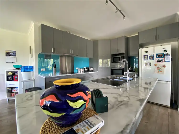 Sixth view of Homely house listing, 2 Betty St, Macleay Island QLD 4184
