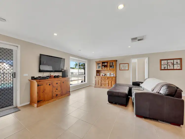 Fifth view of Homely house listing, 1 Moore Ct, Wahgunyah VIC 3687
