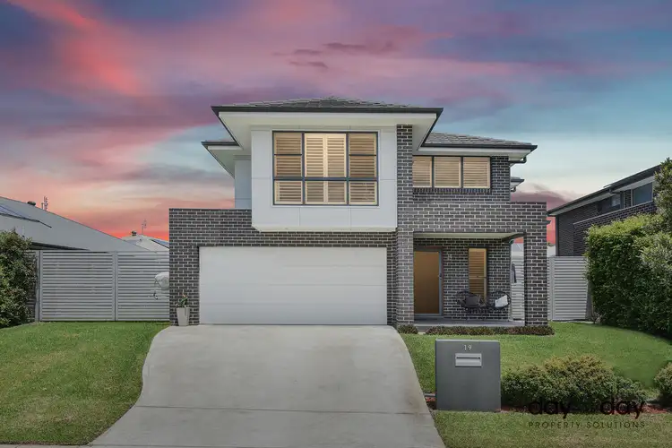 19 Yellena Rd, Fletcher NSW 2287