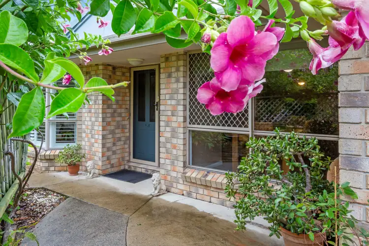 8 Hendrix St, Windaroo QLD 4207