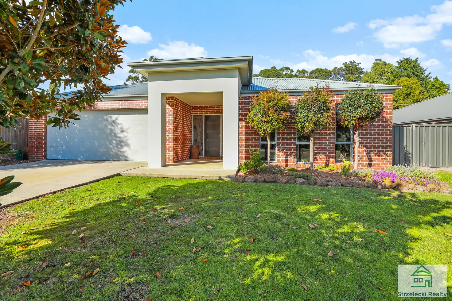 Main view of Homely house listing, 15 Fernlea Cl, Trafalgar VIC 3824