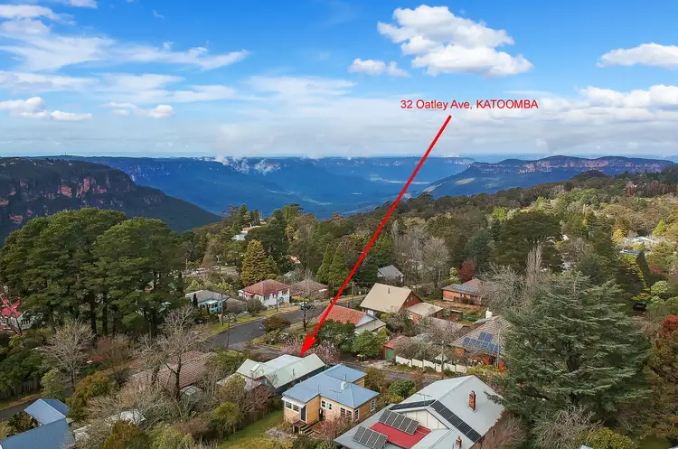 32 Oatley Ave, Katoomba NSW 2780