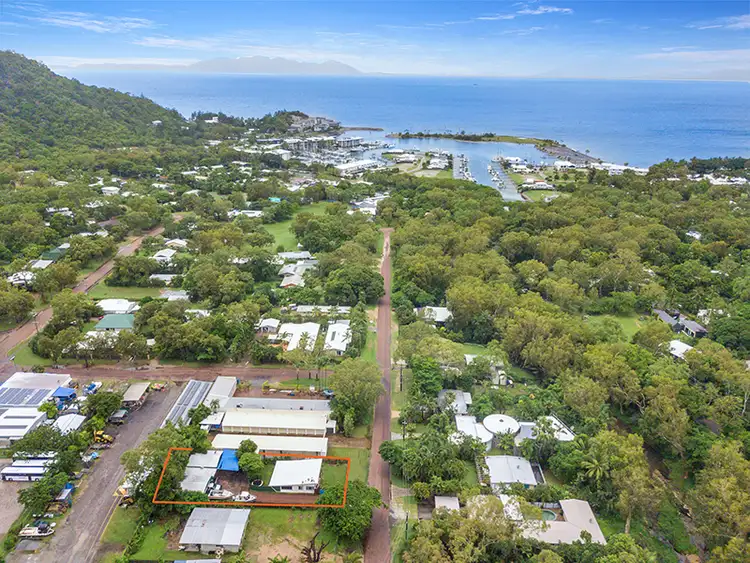 27 The Grove, Nelly Bay QLD 4819