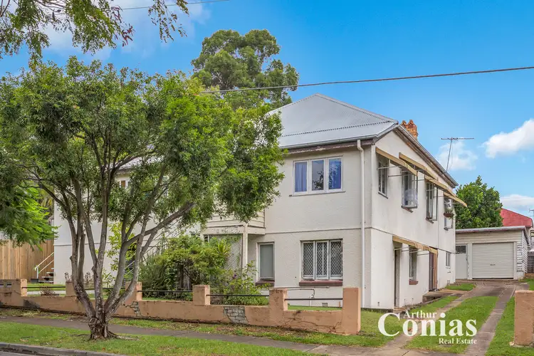 11 Leonard St, Woolloongabba QLD 4102