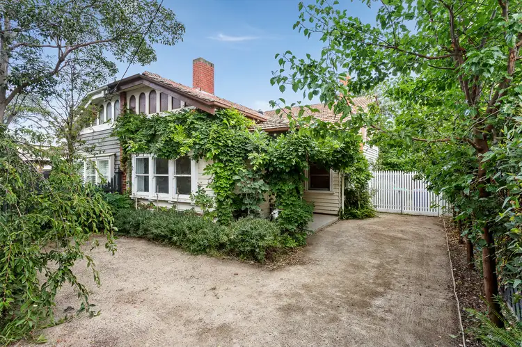 7 Clarkson Ave, Brighton VIC 3186