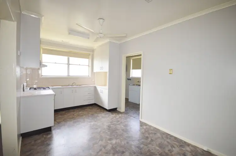 Fifth view of Homely house listing, 10 Little Cres, Traralgon VIC 3844