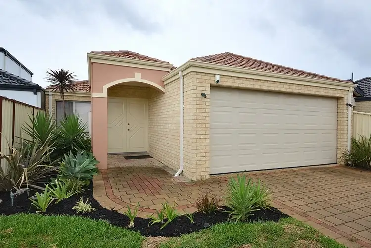 Second view of Homely house listing, 10 Idaho Court, Landsdale WA 6065
