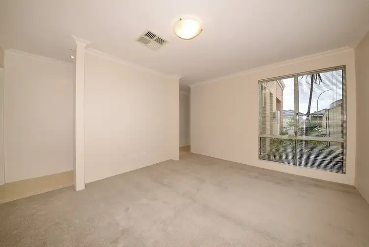 Fourth view of Homely house listing, 10 Idaho Court, Landsdale WA 6065
