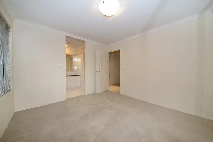 Seventh view of Homely house listing, 10 Idaho Court, Landsdale WA 6065