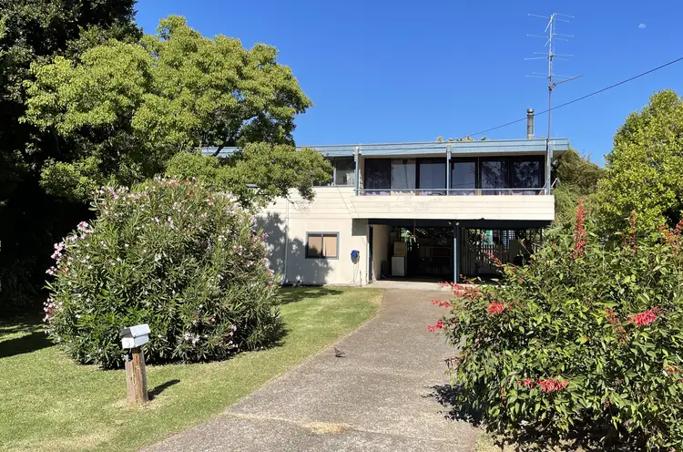 5 Emblen St, Eden NSW 2551