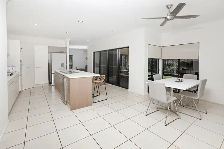11 Davidson Cl, Redlynch QLD 4870
