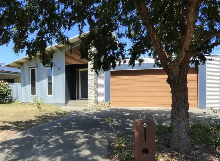 8 Shawbrook Ave, Benalla VIC 3672