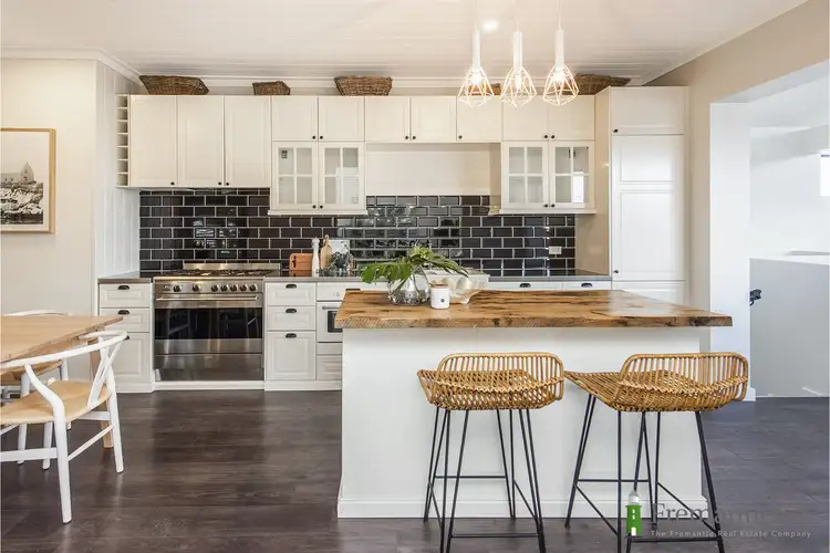 25 Minilya Ave, White Gum Valley WA 6162