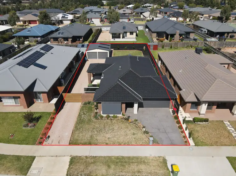 Second view of Homely house listing, 8 Flaxlily Ct, Bairnsdale VIC 3875