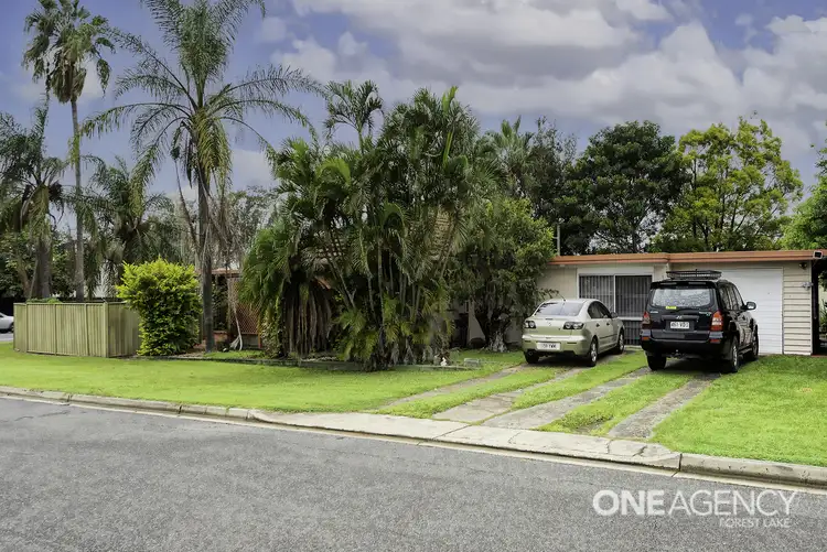 6 Saint Clements Rd, Oxley QLD 4075