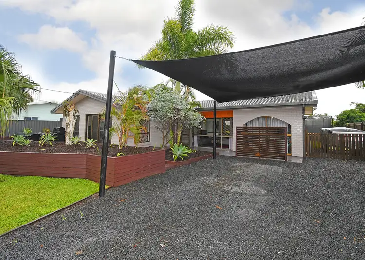 25 Cooloola Cres, Urangan QLD 4655