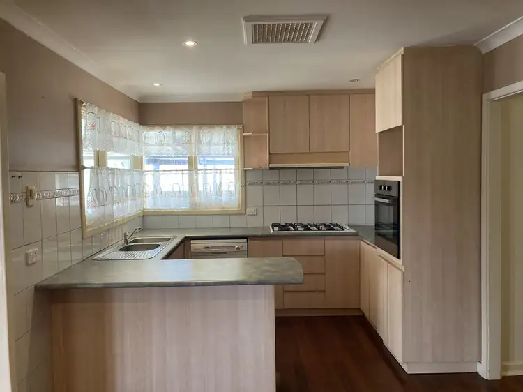 5 Amaroo Ct, Armadale WA 6112